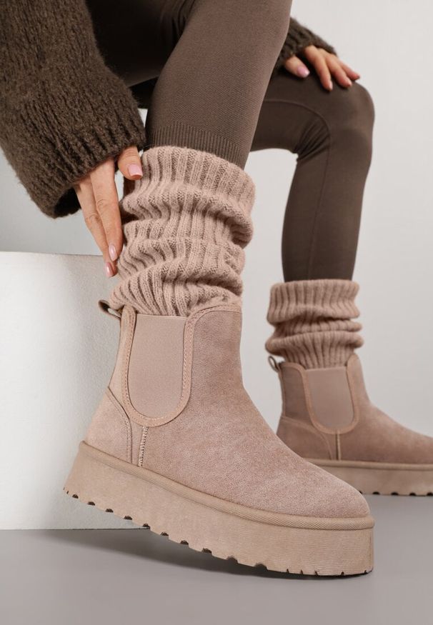 Born2be - Ciemnobeżowe Śniegowce na Grubej Podeszwie w Stylu Sztybletów Avrenna. Okazja: na co dzień. Kolor: beżowy. Materiał: jeans. Styl: casual, klasyczny