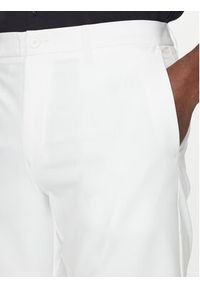 BOSS Szorty materiałowe S_Commuter_10.5 inch 50540337 Biały Slim Fit. Kolor: biały. Materiał: syntetyk