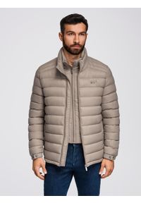 Ombre Clothing - Męska pikowana kurtka z dwoma zapięciami - ciemnobeżowa V4. Okazja: na co dzień. Kolor: beżowy. Materiał: poliester, nylon, materiał, tkanina. Wzór: aplikacja, gładki. Styl: klasyczny, casual, elegancki #1