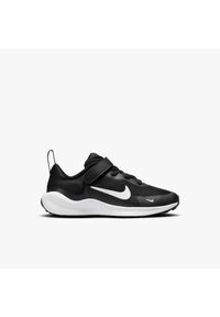 Buty do biegania dla dzieci Nike 003 Revolution 7 Psv. Zapięcie: rzepy. Kolor: czarny. Materiał: syntetyk, tkanina, materiał. Szerokość cholewki: normalna. Model: Nike Revolution. Sport: turystyka piesza