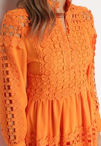 Born2be - Pomarańczowa Sukienka z Koronką i Guzikami przy Dekolcie Thompson. Kolor: pomarańczowy. Materiał: koronka. Wzór: koronka #3