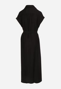 Born2be - Czarna Koszulowa Sukienka na Guziki z Materiałowym Paskiem w Talii Qisofia. Okazja: na imprezę, na co dzień. Typ kołnierza: dekolt w kształcie V. Kolor: czarny. Materiał: materiał. Typ sukienki: koszulowe. Styl: elegancki, casual, klasyczny #7