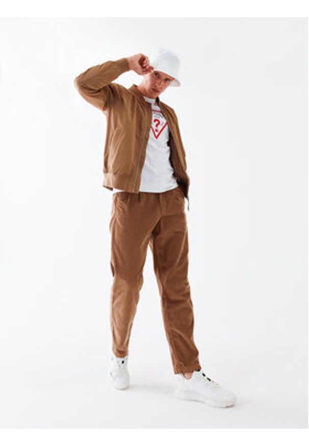 Guess Bluza Audley M2YQ37 K6ZS1 Biały Slim Fit. Kolor: biały. Materiał: bawełna