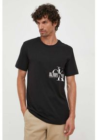 Calvin Klein Jeans t-shirt bawełniany kolor czarny z nadrukiem. Kolor: czarny. Materiał: bawełna. Długość rękawa: krótki rękaw. Długość: krótkie. Wzór: nadruk. Styl: klasyczny #4