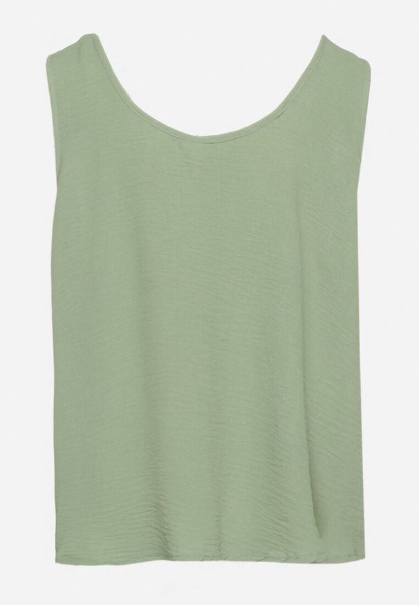 Born2be - Jasnozielony Top na Szerokich Ramiączkach Zdobiony Guzikami Jenadorea. Okazja: na co dzień. Kolor: zielony. Materiał: jeans. Długość rękawa: na ramiączkach. Wzór: aplikacja. Sezon: lato. Styl: casual