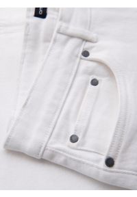 Ombre Clothing - Męskie jeansowe klasyczne szorty z podwiniętą nogawką – białe V1 OM-SRDS-0162 - XXL. Kolor: biały. Materiał: jeans. Sezon: lato. Styl: klasyczny #11