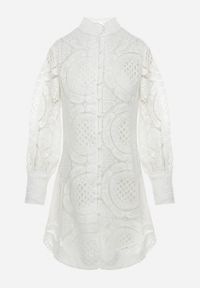 Born2be - Biała Koronkowa ze Stójką i Szerokimi Mankietami Rojas. Typ kołnierza: kołnierzyk stójkowy. Kolor: biały. Materiał: koronka. Sezon: wiosna, lato. Typ sukienki: koszulowe #6