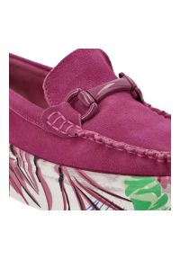 Różowe Półbuty Filippo Mokasyny Damskie Z Wzorzystą Podeszwą. Okazja: na co dzień. Zapięcie: klamry. Kolor: różowy. Materiał: materiał. Styl: casual, klasyczny, elegancki #6