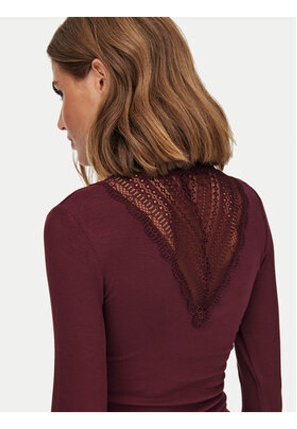 only - ONLY Bluzka Tilde 15207788 Bordowy Stretch Fit. Kolor: czerwony. Materiał: wiskoza