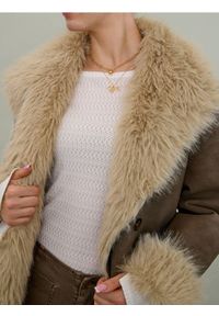 Sinsay - Naszyjnik z zawieszką psa - złoty. Materiał: złote. Kolor: złoty #1