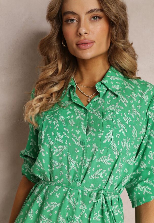 Renee - Zielona Sukienka Mini o Koszulowym Fasonie z Wiskozy Arintha. Kolor: zielony. Materiał: wiskoza. Typ sukienki: koszulowe. Długość: mini