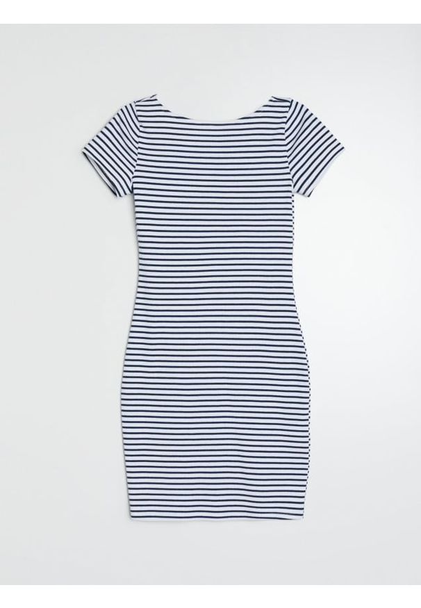 Sinsay - Bawełniana sukienka dresowa w paski - wielobarwny. Materiał: bawełna, dresówka. Wzór: paski