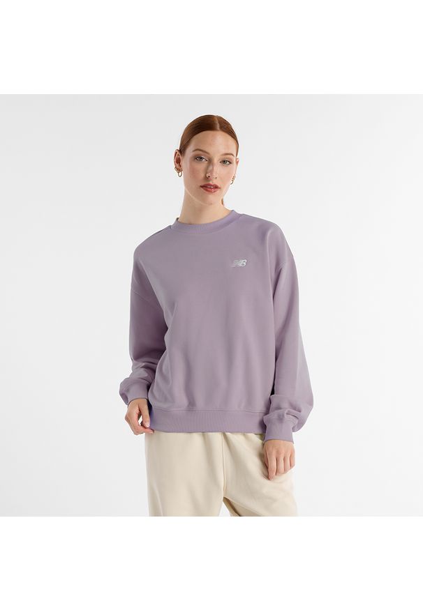 Bluza damska New Balance WT41508ICW – różowa. Okazja: na co dzień. Kolor: różowy. Materiał: dresówka, poliester, prążkowany, bawełna. Wzór: ze splotem. Styl: casual