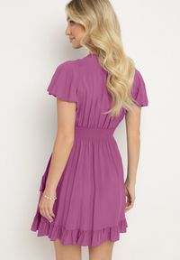 Born2be - Fioletowa Bawełniana Sukienka z Gumkami w Talii z Kopertowym Dekoltem i Falbankami Lolana. Typ kołnierza: kołnierz z falbankami. Kolor: fioletowy. Materiał: bawełna. Długość rękawa: krótki rękaw. Typ sukienki: kopertowe #6