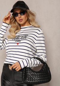 Renee - Biały Sweter Golf w Paski z Ozdobnym Haftem Olylla. Typ kołnierza: golf. Kolor: biały. Materiał: dzianina, tkanina. Długość rękawa: długi rękaw. Długość: długie. Wzór: paski, haft