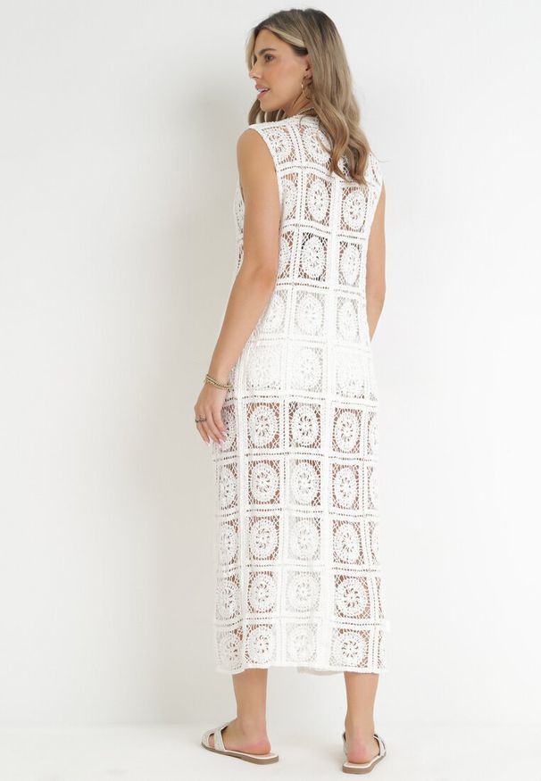 Born2be - Biały Bawełniany Kardigan Narzutka w Szydełkowym Stylu z Wiązaniem w Pasie Inza. Okazja: na co dzień. Kolor: biały. Materiał: bawełna. Długość rękawa: bez rękawów. Długość: długie. Styl: casual