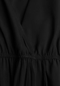 Born2be - Czarny Kombinezon Hame. Kolor: czarny. Materiał: wiskoza. Długość rękawa: na ramiączkach. Długość: długie. Styl: elegancki #8