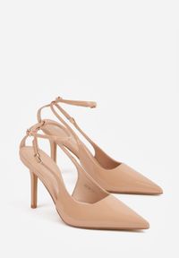 Born2be - Ciemnobeżowe Lakierowane Sandały na Szpilce z Wycięciami i Paskami Guinemere. Okazja: do pracy. Zapięcie: pasek. Kolor: beżowy. Materiał: lakier. Obcas: na szpilce. Styl: elegancki, klasyczny #4