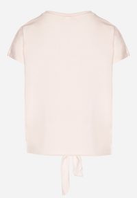 Born2be - Jasnoróżowy T-shirt z Bawełny z Ozdobnym Wiązaniem Sunitra. Okazja: na co dzień, na spotkanie biznesowe. Kolor: różowy. Materiał: bawełna. Sezon: lato, wiosna. Styl: biznesowy, klasyczny, casual #3