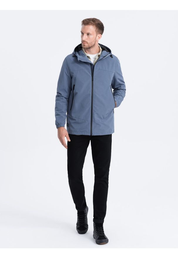 Niebieska kurtka Ombre Clothing na wiosnę