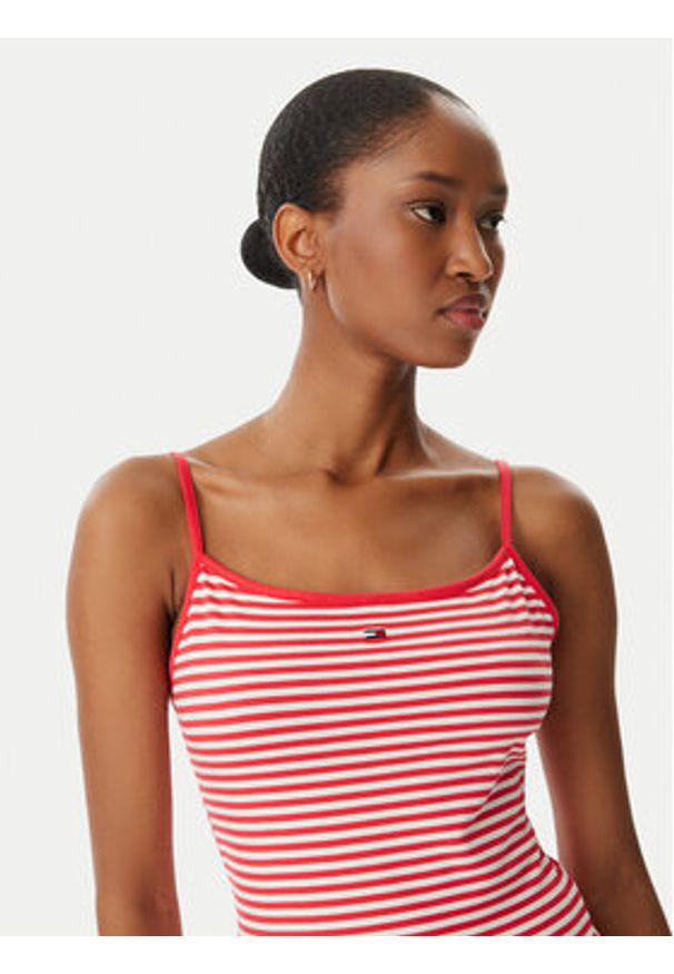 Tommy Jeans Top Essential DW0DW20675 Czerwony jasny Slim Fit. Kolor: czerwony. Materiał: bawełna