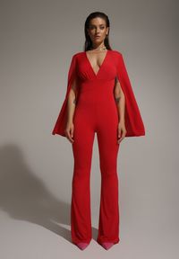 Renee - Czerwony Dopasowany Kombinezon z Rozkloszowanymi Rękawami i Głębokim Dekoltem Andrika. Okazja: na co dzień, na imprezę. Kolor: czerwony. Styl: elegancki, casual #7