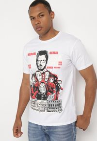Born2be - Biały Klasyczny T-shirt z Bawełny z Dużym Nadrukiem Gunelia. Okazja: na co dzień. Kolor: biały. Materiał: bawełna. Wzór: nadruk. Styl: klasyczny
