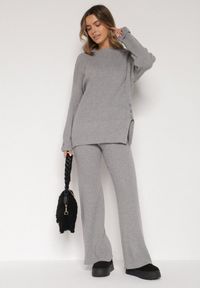 Born2be - Ciemnoszary Komplet z Bawełną i Wełną Sweter z Guzikami i Proste Spodnie Reisadia. Kolor: szary. Materiał: wełna, bawełna #3