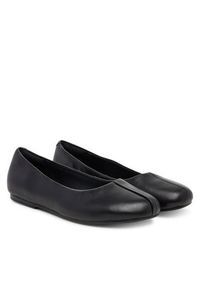 Clarks Baleriny Livia Lily 26183054 Czarny. Kolor: czarny. Materiał: skóra
