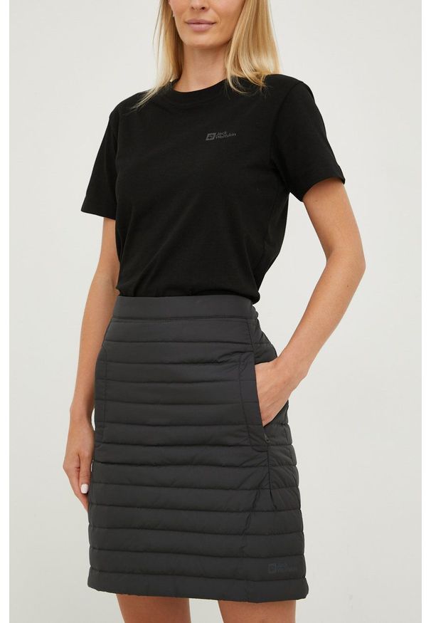 Jack Wolfskin spódnica kolor czarny mini prosta. Stan: podwyższony. Kolor: czarny. Materiał: materiał. Wzór: gładki