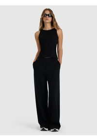 4f - 4F Top slim gładki damski - czarny XS. Kolor: czarny. Materiał: materiał, bawełna, jersey, dzianina, elastan. Wzór: gładki #2