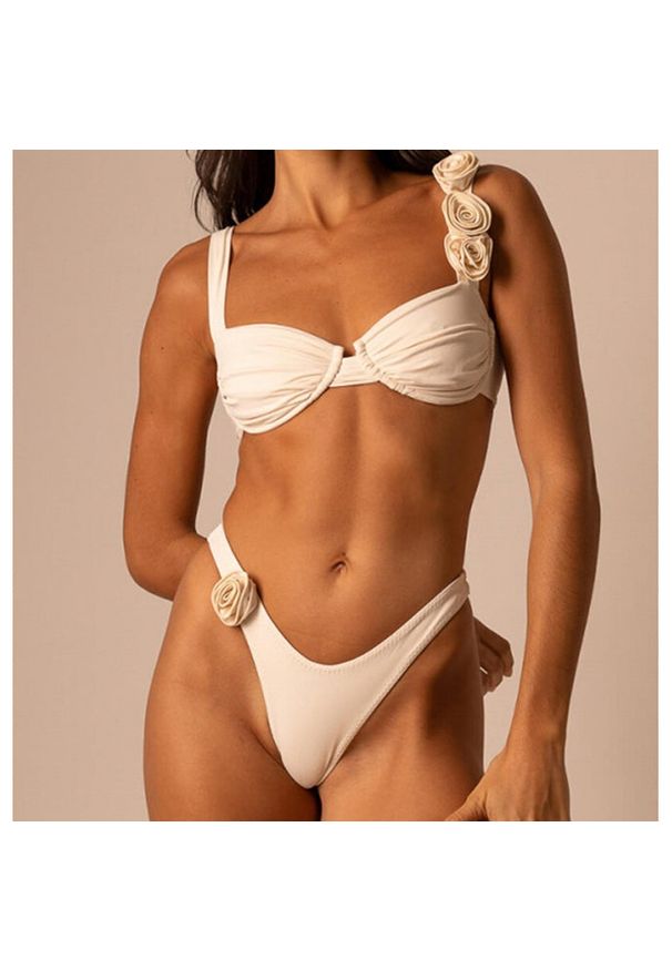 Intica - Strój kąpielowy dwuczęściowy z różami wysokim stanem Friedchen. Stan: podwyższony. Kolor: biały. Materiał: materiał. Wzór: aplikacja