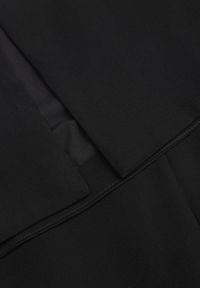 Born2be - Czarna Dopasowana Elegancka Sukienka VICES z Pelerynką Celareca. Kolor: czarny. Materiał: poliester. Długość rękawa: na ramiączkach. Styl: elegancki #7