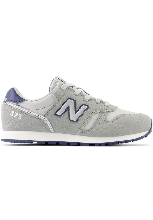 Buty dziecięce New Balance YC373VG2 – szare. Okazja: na uczelnię, na co dzień. Kolor: szary. Materiał: guma, syntetyk, materiał. Szerokość cholewki: normalna. Model: New Balance 373