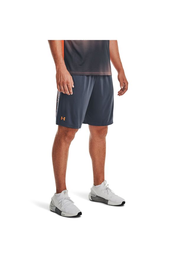 Under Armour - Szorty męskie UNDER ARMOUR UA TECH WM GRAPHIC SHORT. Okazja: do pracy, na co dzień, na spacer. Kolor: szary. Styl: casual