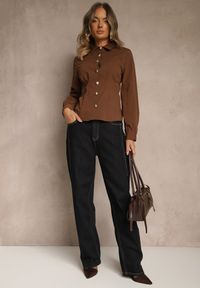 Renee - Brązowa Bawełniana Koszula o Kroju Hourglass z Eleganckimi Guzikami Galiandia. Okazja: na co dzień. Kolor: brązowy. Materiał: bawełna. Długość rękawa: długi rękaw. Długość: długie. Styl: elegancki #5