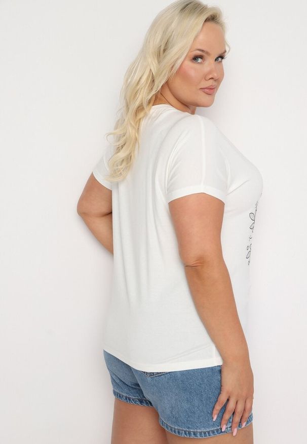 Born2be - Biały Klasyczny Bawełniany T-shirt z Nadrukiem Wiloa. Kolor: biały. Materiał: bawełna. Wzór: nadruk. Styl: klasyczny