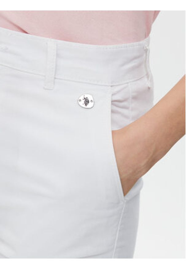 U.S. Polo Assn. Szorty materiałowe WUP1121 Biały Regular Fit. Kolor: biały. Materiał: bawełna