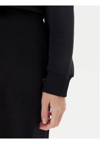 Guess Bluza V5GQ09 KCRP0 Czarny Relaxed Fit. Kolor: czarny. Materiał: bawełna