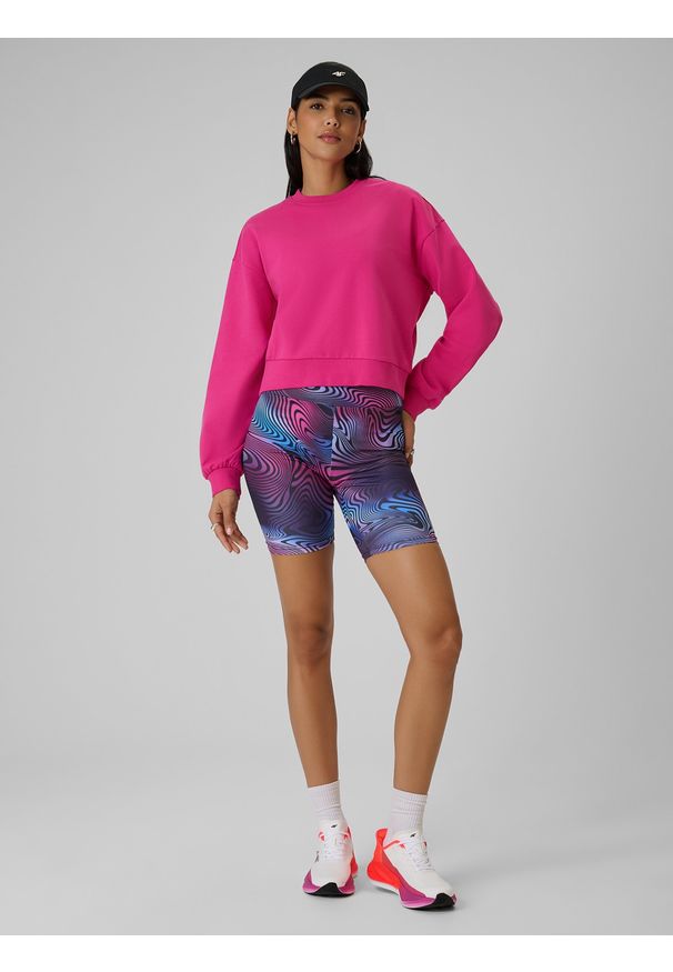 4f - 4F Bluza dresowa regular bez kaptura damska - różowa M. Okazja: na co dzień. Typ kołnierza: bez kaptura. Kolor: różowy. Materiał: dresówka. Styl: casual, klasyczny