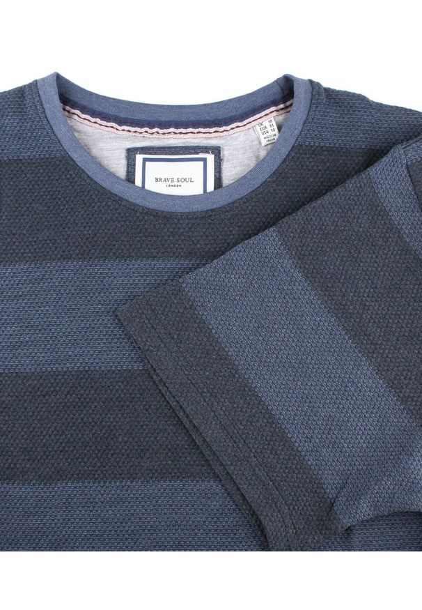 Dzianinowy T-Shirt Męski - Brave Soul - Odcienie Niebieskiego. Okazja: na co dzień. Kolor: niebieski. Materiał: bawełna, poliester. Wzór: prążki, paski. Sezon: wiosna, lato. Styl: casual