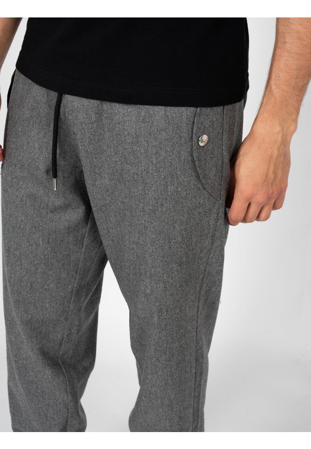 Les Hommes Spodnie "Comfy" | LBP1008323U | Mężczyzna | Szary. Okazja: na co dzień. Kolor: szary. Materiał: wełna, elastan. Styl: sportowy, elegancki, casual