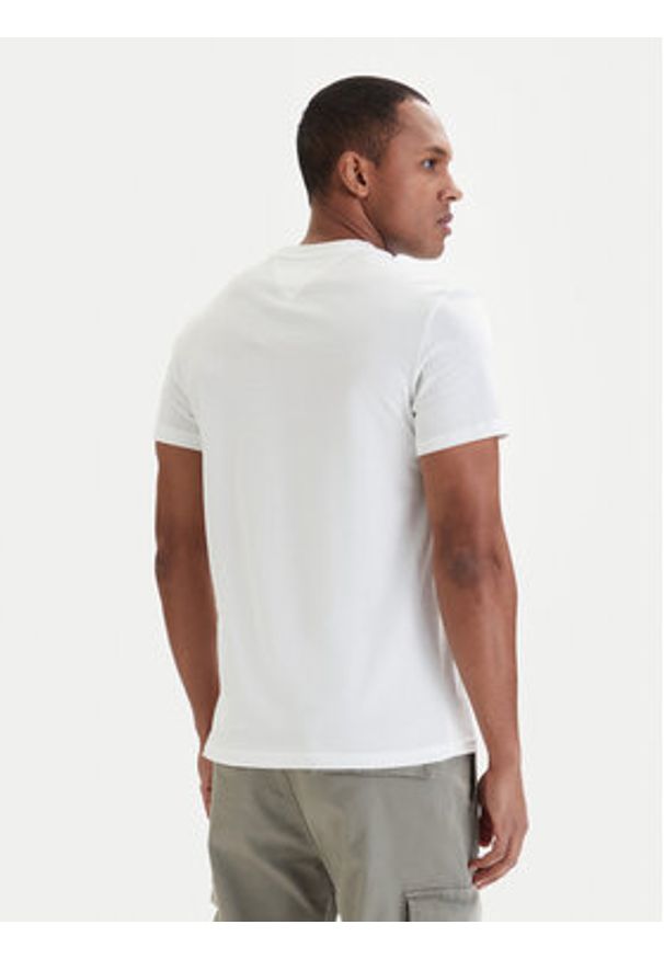 Tommy Jeans T-Shirt DM0DM22538 Biały Slim Fit. Kolor: biały. Materiał: bawełna