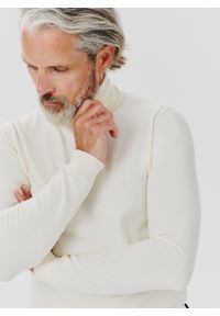 Pako Lorente - PAKO LORENTE – Biały gładki golf męski. Typ kołnierza: golf. Kolor: szary, beżowy, biały. Materiał: poliamid, bawełna, elastan. Wzór: gładki. Sezon: zima, jesień #2