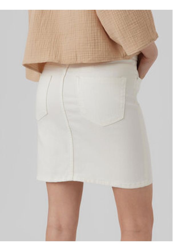 Vero Moda Spódnica jeansowa Luna 10279491 Biały Regular Fit. Kolor: biały. Materiał: bawełna