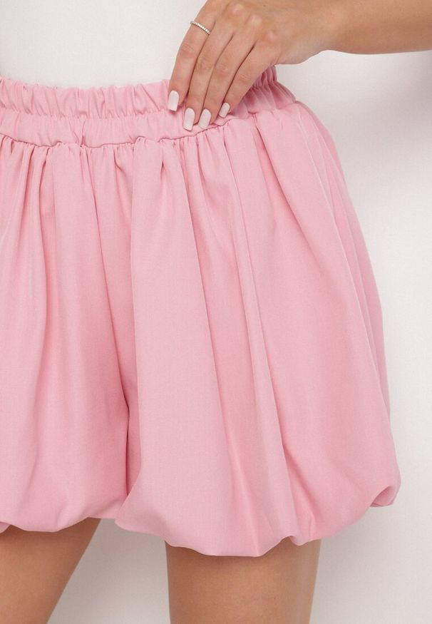 Born2be - Różowe Szorty w Stylu Bombki Tosanna. Okazja: na co dzień. Kolor: różowy. Sezon: lato. Styl: klasyczny, casual