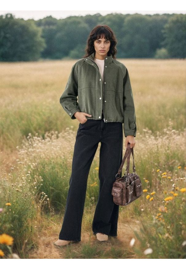 Sinsay - Jeansy wide leg z efektem sprania - czarny. Kolor: czarny