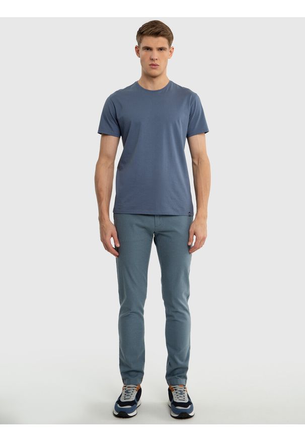 Big-Star - Koszulka męska bawełniana niebieska Basic 401. Okazja: na co dzień. Kolor: niebieski. Materiał: bawełna. Wzór: aplikacja. Styl: wizytowy, klasyczny, casual