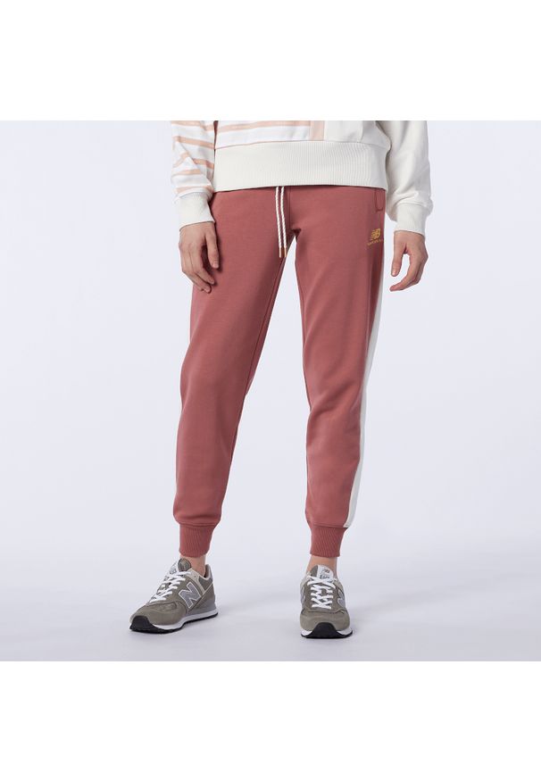 New Balance WP13513WDH. Materiał: bawełna, dresówka, materiał. Wzór: napisy, paski