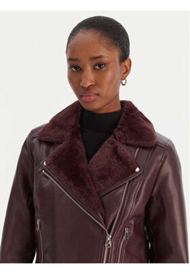 Vero Moda Kurtka z imitacji skóry Hailey 10250405 Fioletowy Regular Fit. Kolor: fioletowy. Materiał: skóra